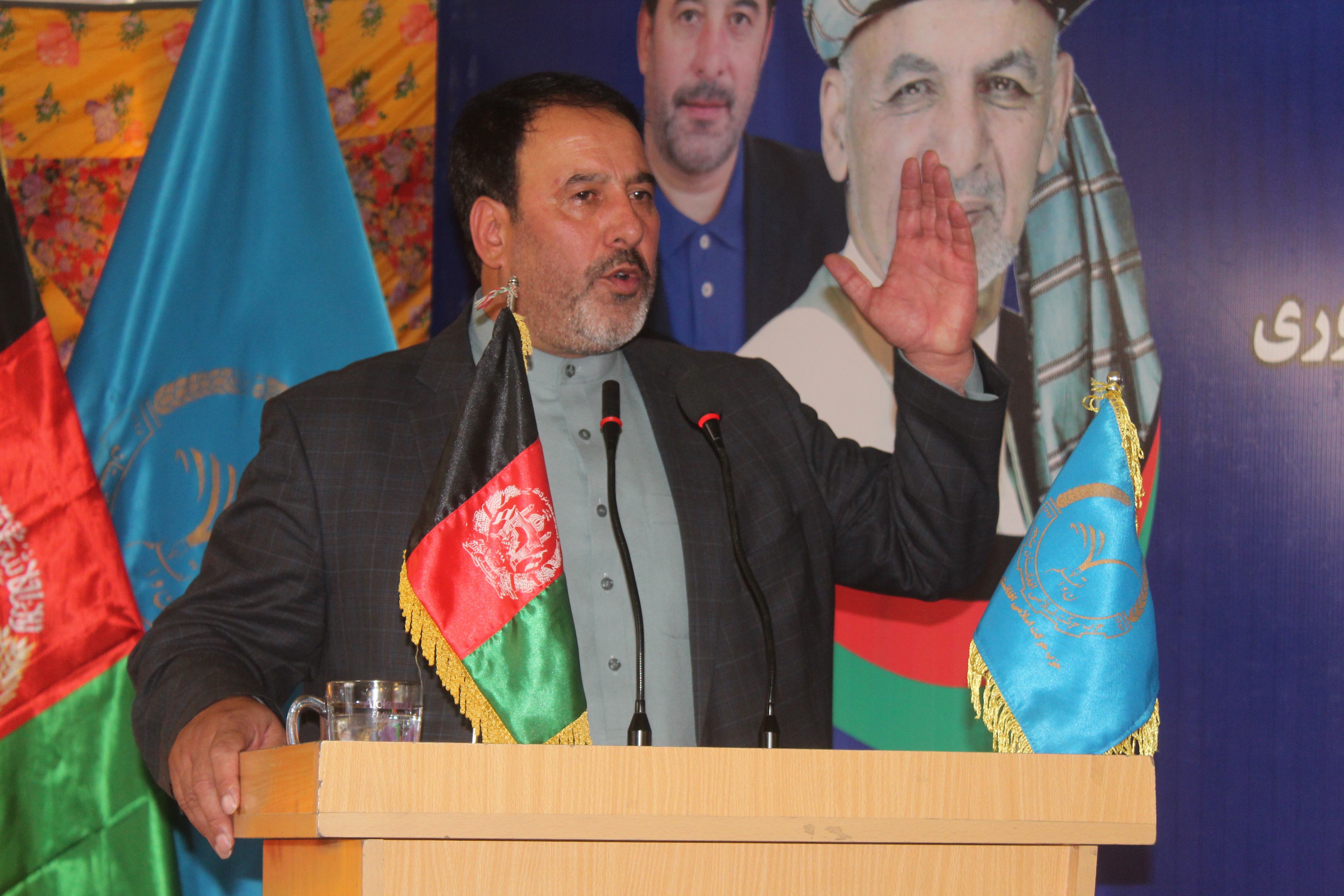 تصویر از گردهمایی با شکوهی علما و دانشمندان در دفتر مرکزی حزب حرکت اسلامی متحد افغانستان